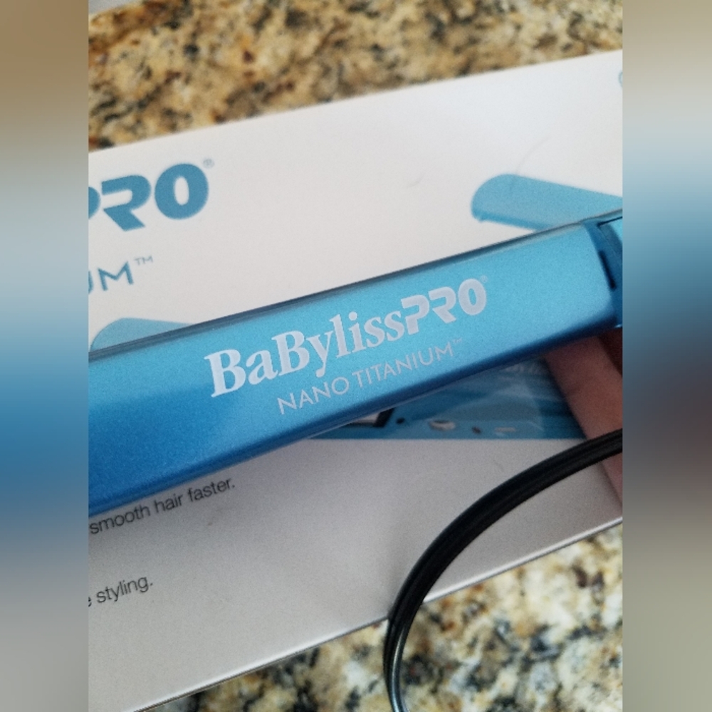 BaByliss PRO Nano Titanium Straightener 1" - Picture 2 of 4